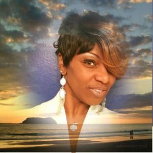 Meet your Posher, Evette